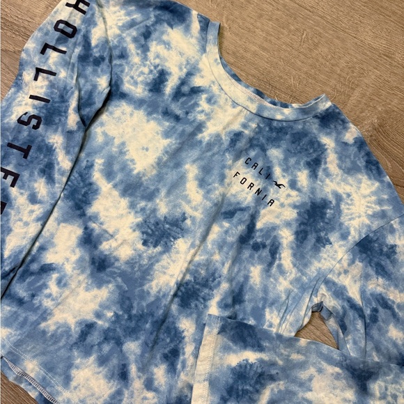 •HOLLISTER• BLUE & WHITE TIE DYE LONG SLEEVE CROP TOP - Picture 3 of 4